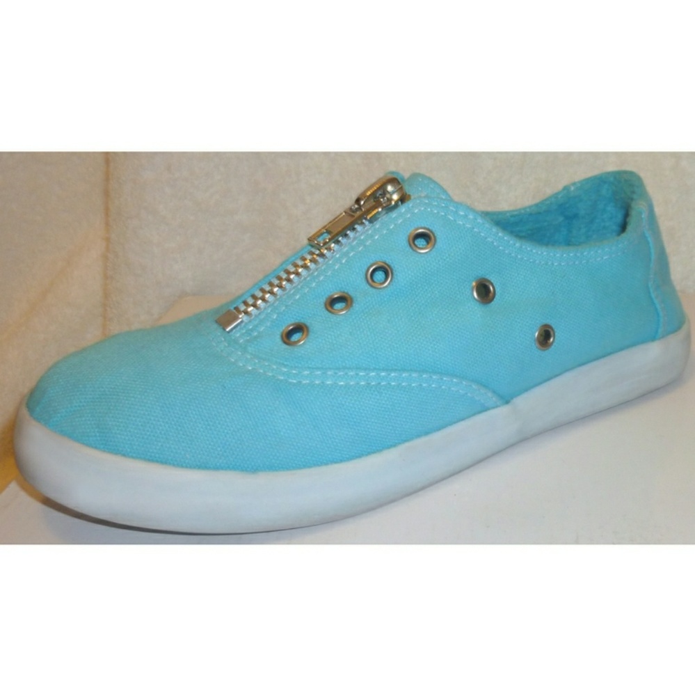 Chinese laundry NWB turquoise sneakers with zipper closure 6.5 B